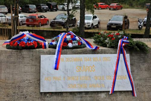 Pietny akt kladenia vencov